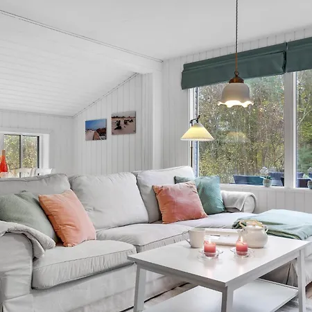 2 Bedroom Amazing In Nexo Semesterbostad *