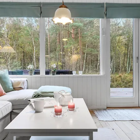 2 Bedroom Amazing In Nexo Semesterbostad Snogebæk